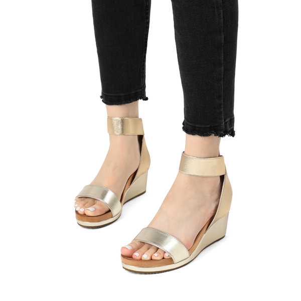 Comfortable Ankle Strap Platform Wedge Sandals - GOLD PU - 4